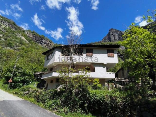Case e ville in vendita di 287 m² in Frazione San Giacomo