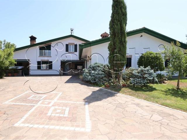 Case e ville in vendita di 288 m² in Strada Gambulaga