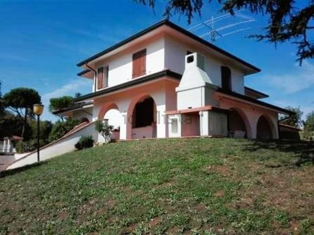 Case e ville in vendita di 289 m² in Via ca&apos  priva