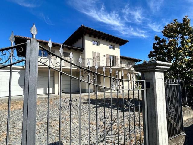 Case e ville in vendita di 289 m² in Via Bricchetto