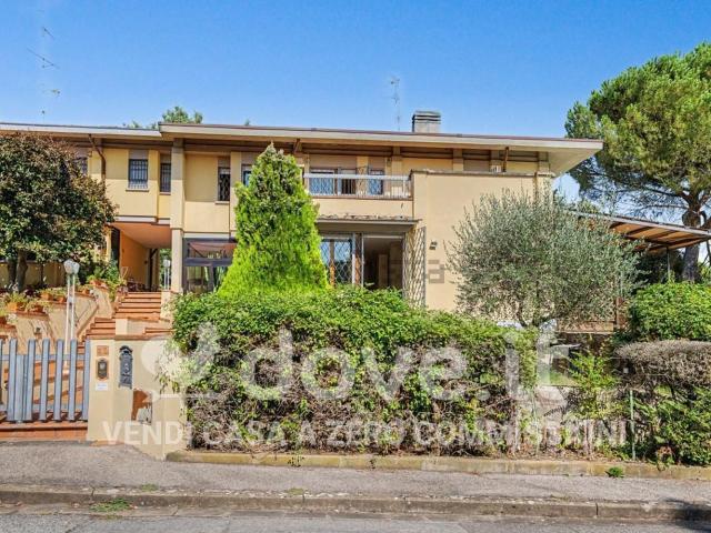 Case e ville in vendita di 289 m² in Via Don Milani, 35