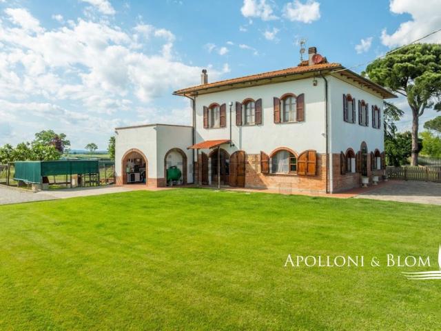 Case e ville in vendita di 289 m² in Via Fonte al Giunco, 61
