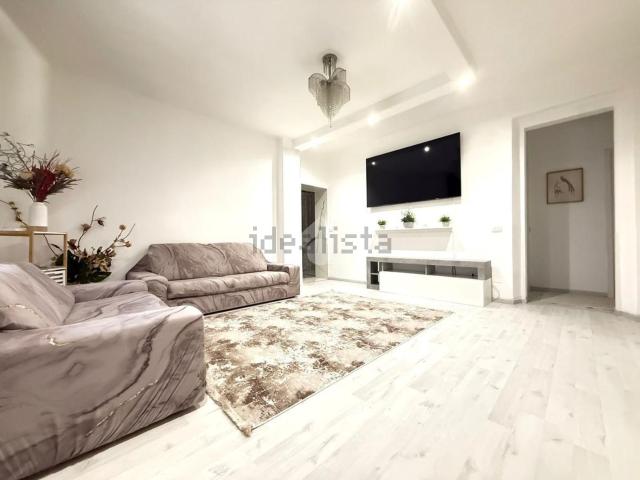 Case e ville in vendita di 289 m² in Via I. Terni, 24