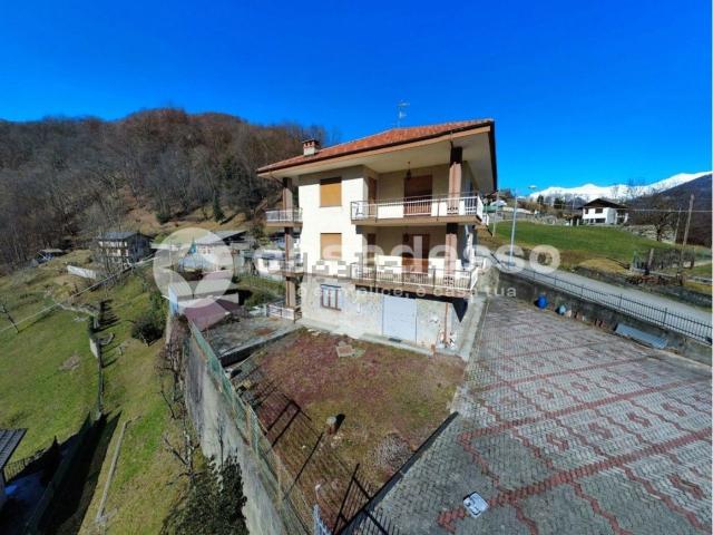 Case e ville in vendita di 289 m² in Via Murasse, 77