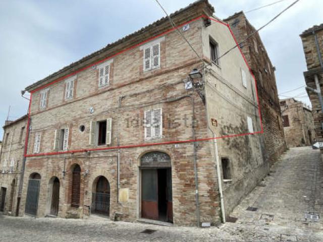 Case e ville in vendita di 289 m² in Via Roma