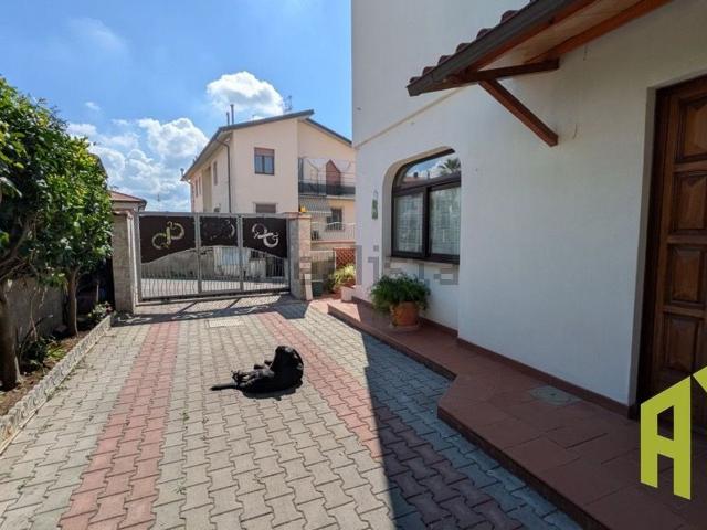 Case e ville in vendita di 290 m²