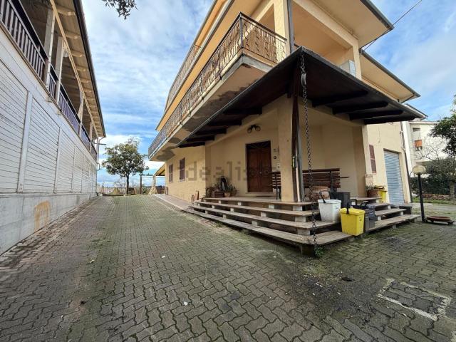 Case e ville in vendita di 290 m²