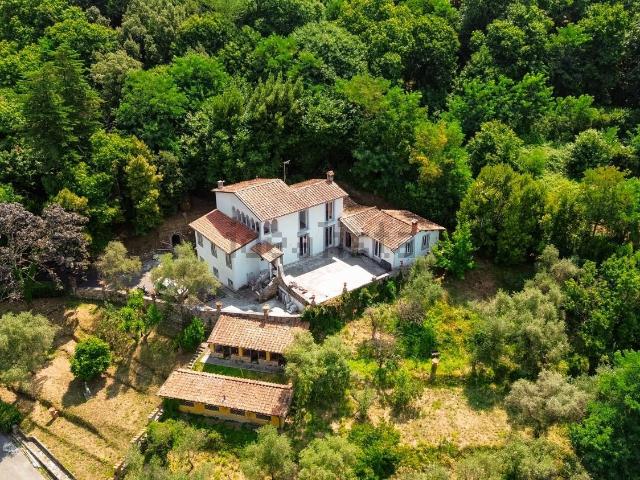 Case e ville in vendita di 290 m²