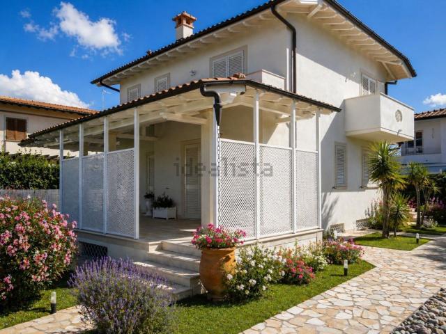 Case e ville in vendita di 290 m²