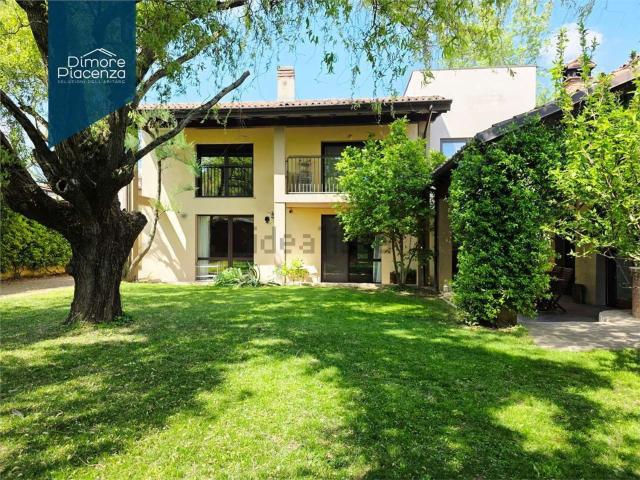 Case e ville in vendita di 290 m²