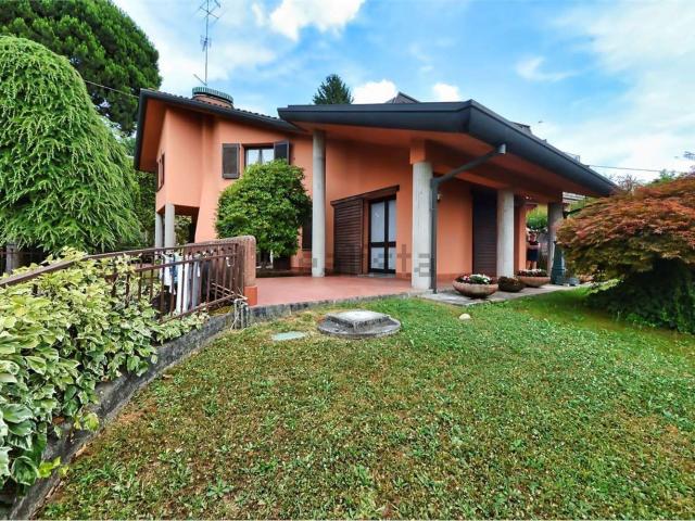 Case e ville in vendita di 290 m²