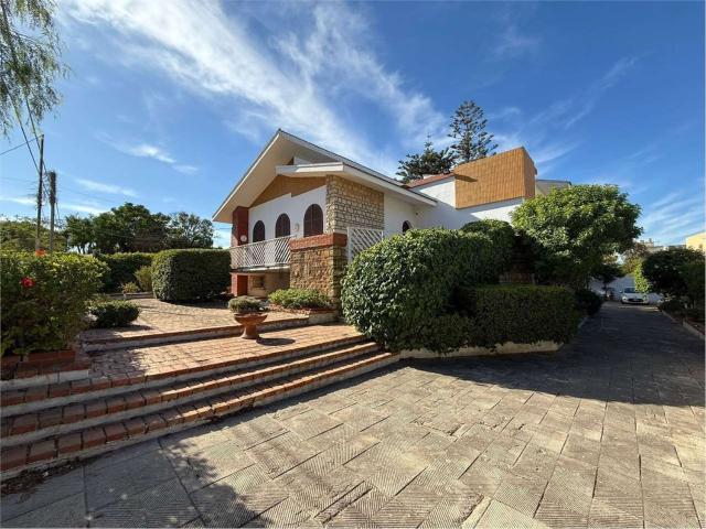 Case e ville in vendita di 290 m²