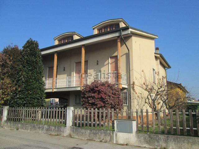 Case e ville in vendita di 290 m²