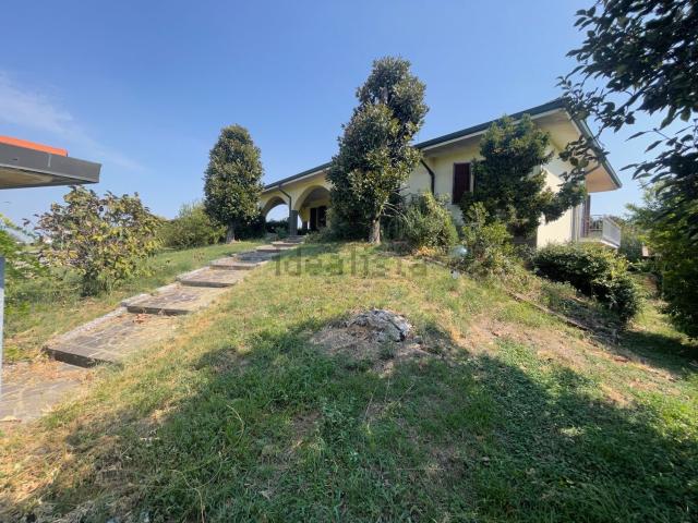 Case e ville in vendita di 290 m²