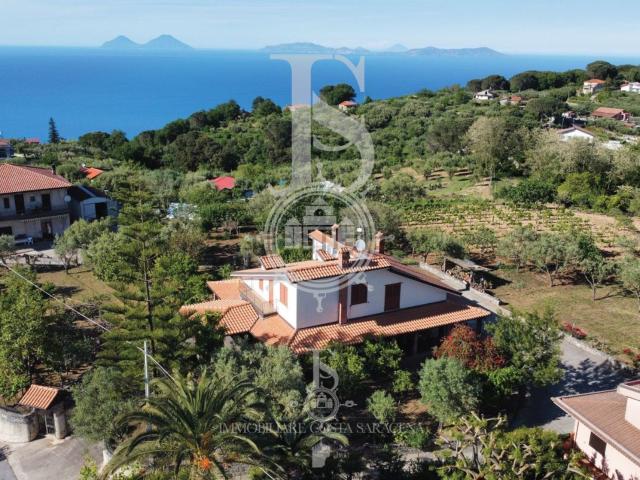 Case e ville in vendita di 290 m² in Via Aria Viana Contrada Cresta, 370