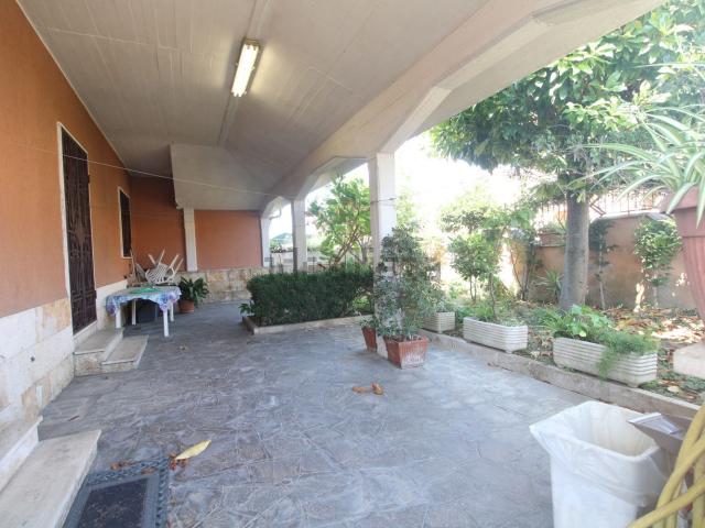 Case e ville in vendita di 290 m² in Via della Lucchina