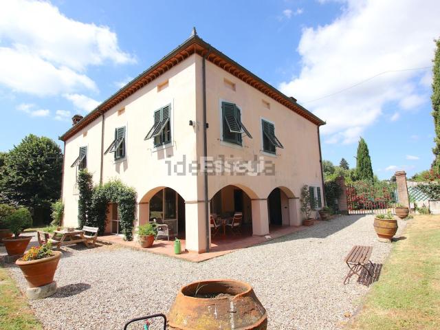 Case e ville in vendita di 290 m² in Via di segromigno