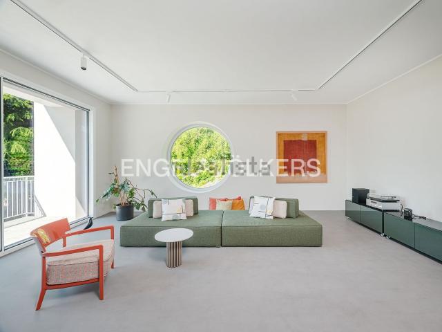 Case e ville in vendita di 290 m² in Via Lodorina