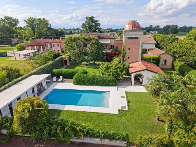 Case e ville in vendita di 290 m² in Via Muson, 16