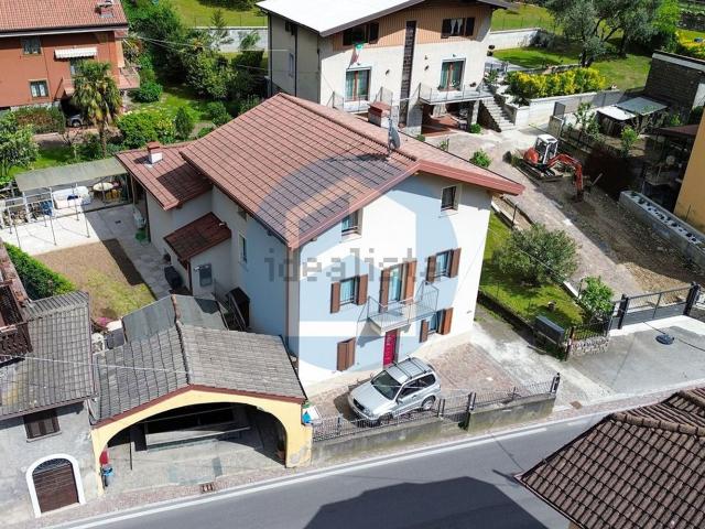 Case e ville in vendita di 290 m² in Via Nazionale, 136