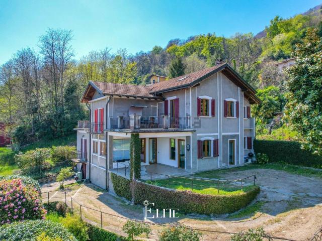 Case e ville in vendita di 290 m² in Via Nazionale, 56