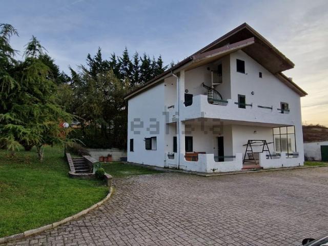 Case e ville in vendita di 290 m² in Via Sant&apos Oronzo