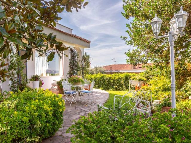 Case e ville in vendita di 290 m² in Via Poggio delle Ginestre