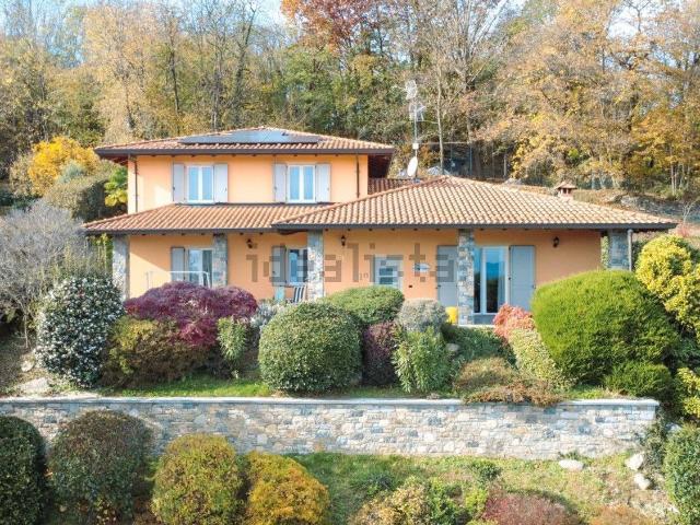 Case e ville in vendita di 290 m² in Via Privata della Gera, 11