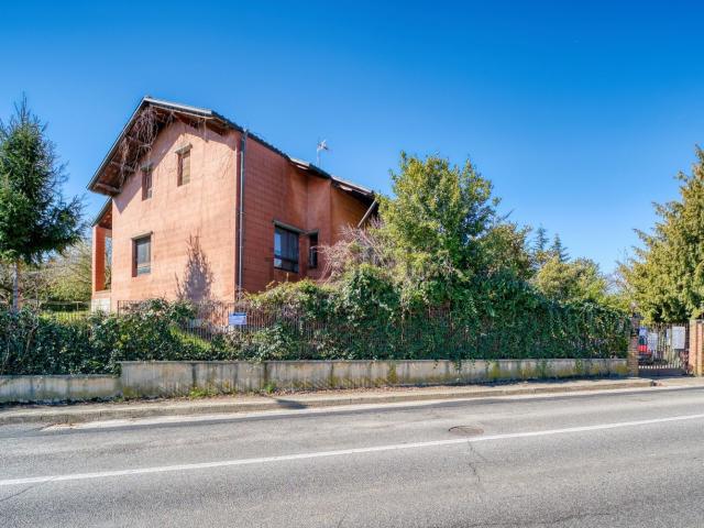 Case e ville in vendita di 290 m² in Via Roaschia