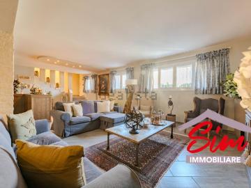Case e ville in vendita di 290 m² in Via Raffaello Faraggiana