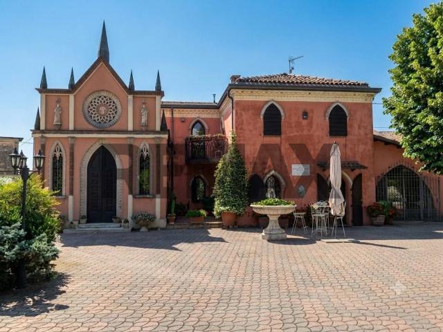Case e ville in vendita di 290 m² in Piazza San Pio X, 11