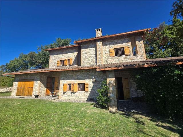 Case e ville in vendita di 290 m² in Strada Monte Bagnolo Valbiancara, 2