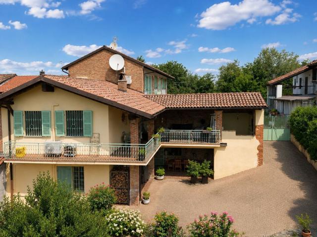 Case e ville in vendita di 291 m² in Via Angelo Gatti, 18