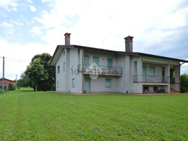 Case e ville in vendita di 291 m² in Via Roma