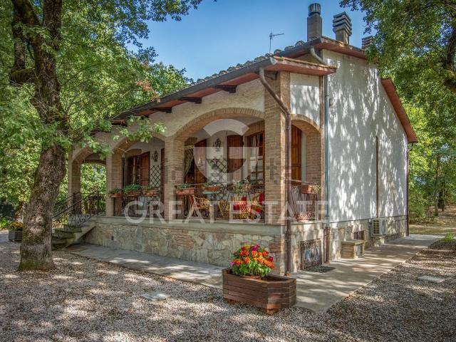 Case e ville in vendita di 291 m² in Via Vitellino