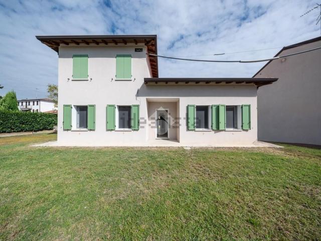 Case e ville in vendita di 292 m² in Via Cocapanna, 24