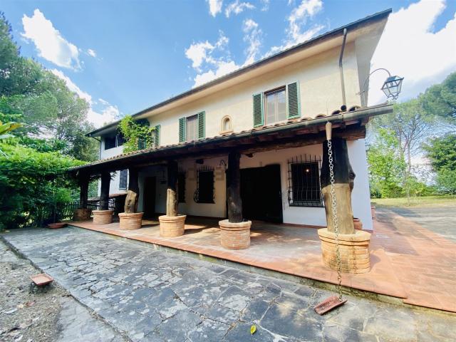 Case e ville in vendita di 292 m² in Via Carlo IV, 3