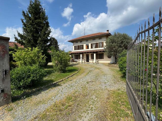 Case e ville in vendita di 292 m² in Via Castello, 3