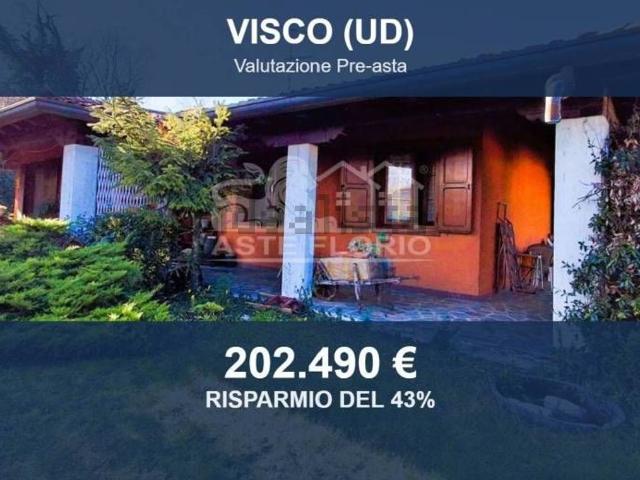 Case e ville in vendita di 292 m² in Via Cesare Battisti, 26
