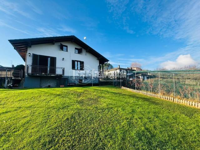 Case e ville in vendita di 292 m² in Via del Dosso