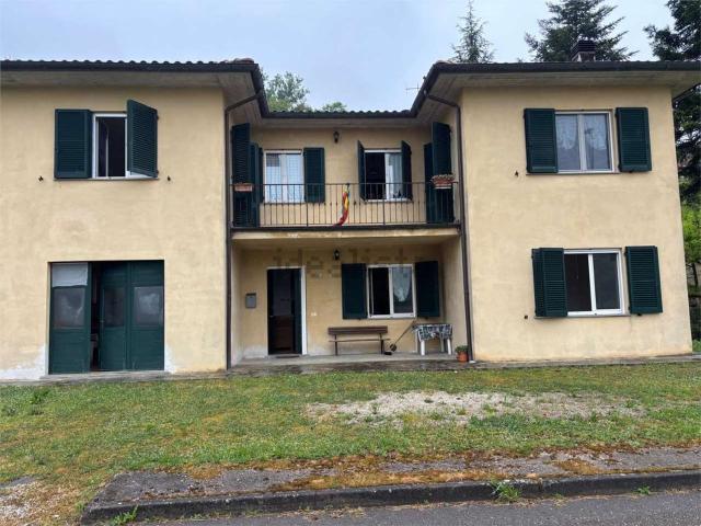 Case e ville in vendita di 292 m² in Via Perenchies