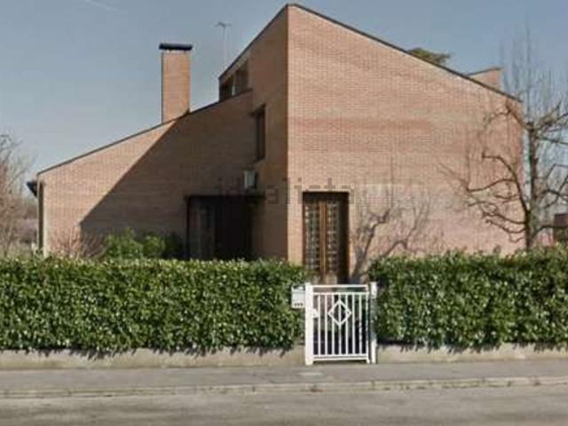 Case e ville in vendita di 292 m² in Via Treviso