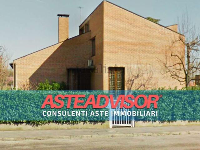 Case e ville in vendita di 292 m² in Via Treviso, 12