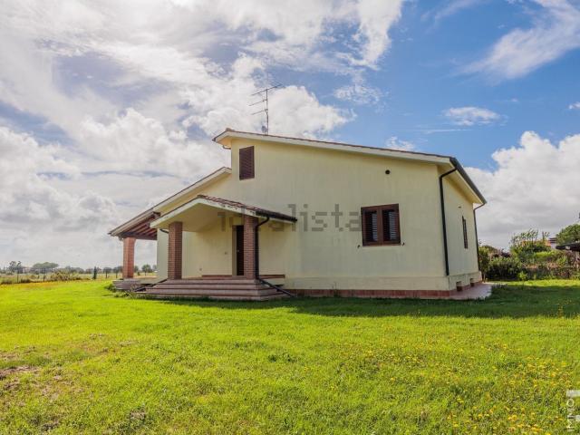 Case e ville in vendita di 292 m² in Strada San Lorenzo