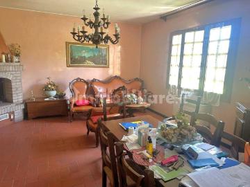 Case e ville in vendita di 293 m²