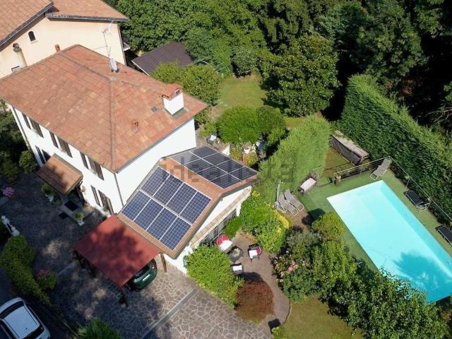 Case e ville in vendita di 293 m² in Via Adda, 12