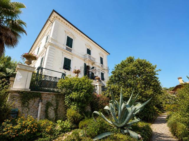 Case e ville in vendita di 293 m² in Via Gaggiola