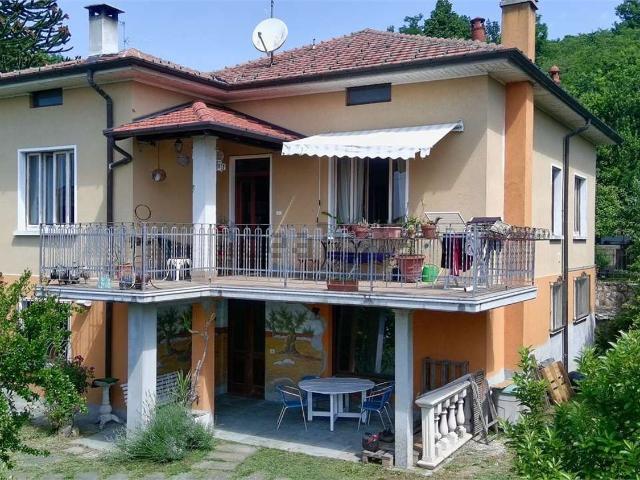 Case e ville in vendita di 293 m² in Via Sassello