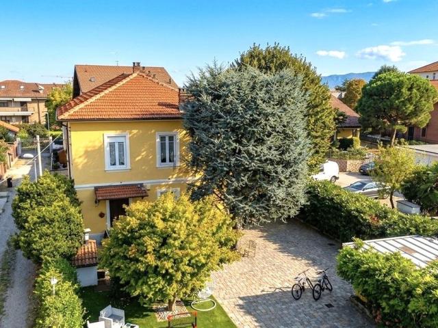 Case e ville in vendita di 293 m² in Via Piave