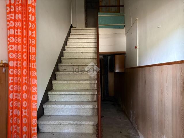 Case e ville in vendita di 293 m² in Via Vallelunga, 132